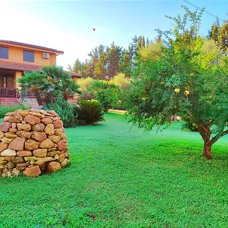 Nuraghe Bianco Bed & Breakfast Santa Maria la Palma