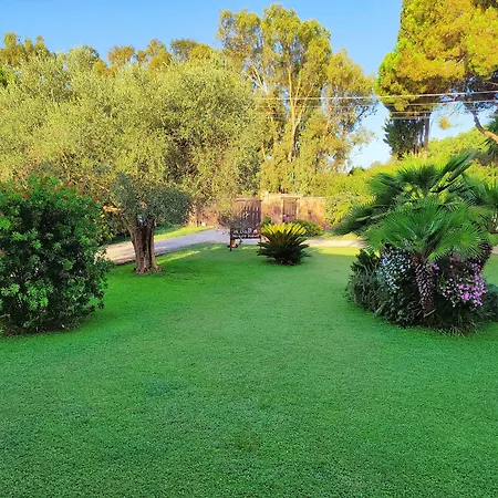 Nuraghe Bianco Bed & Breakfast 3*